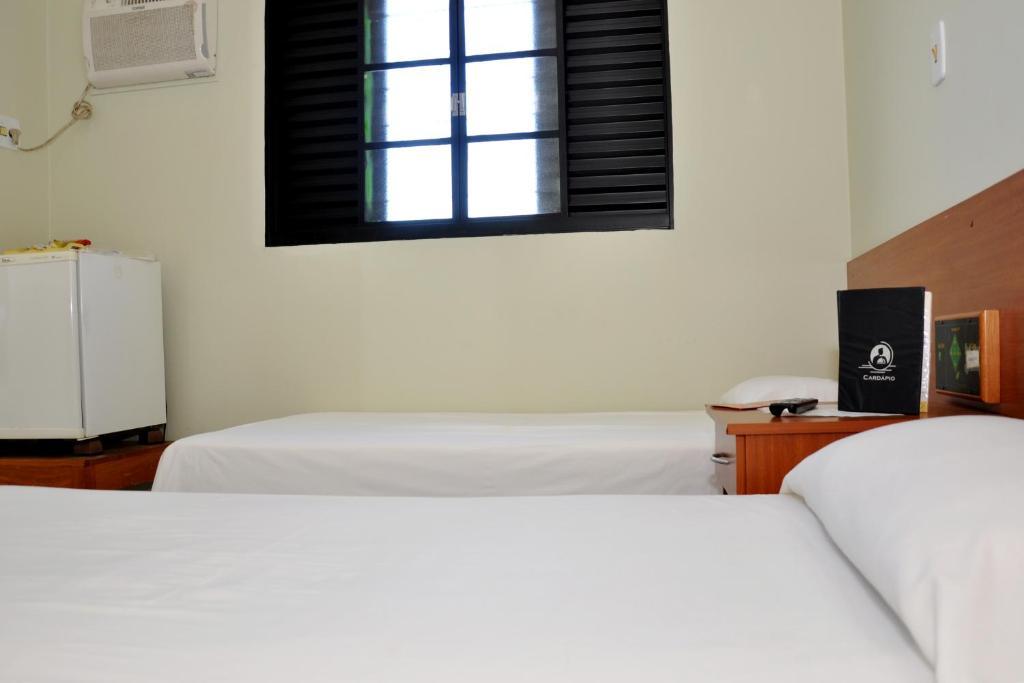Hotel Carolina Plaza Uberaba Rom bilde